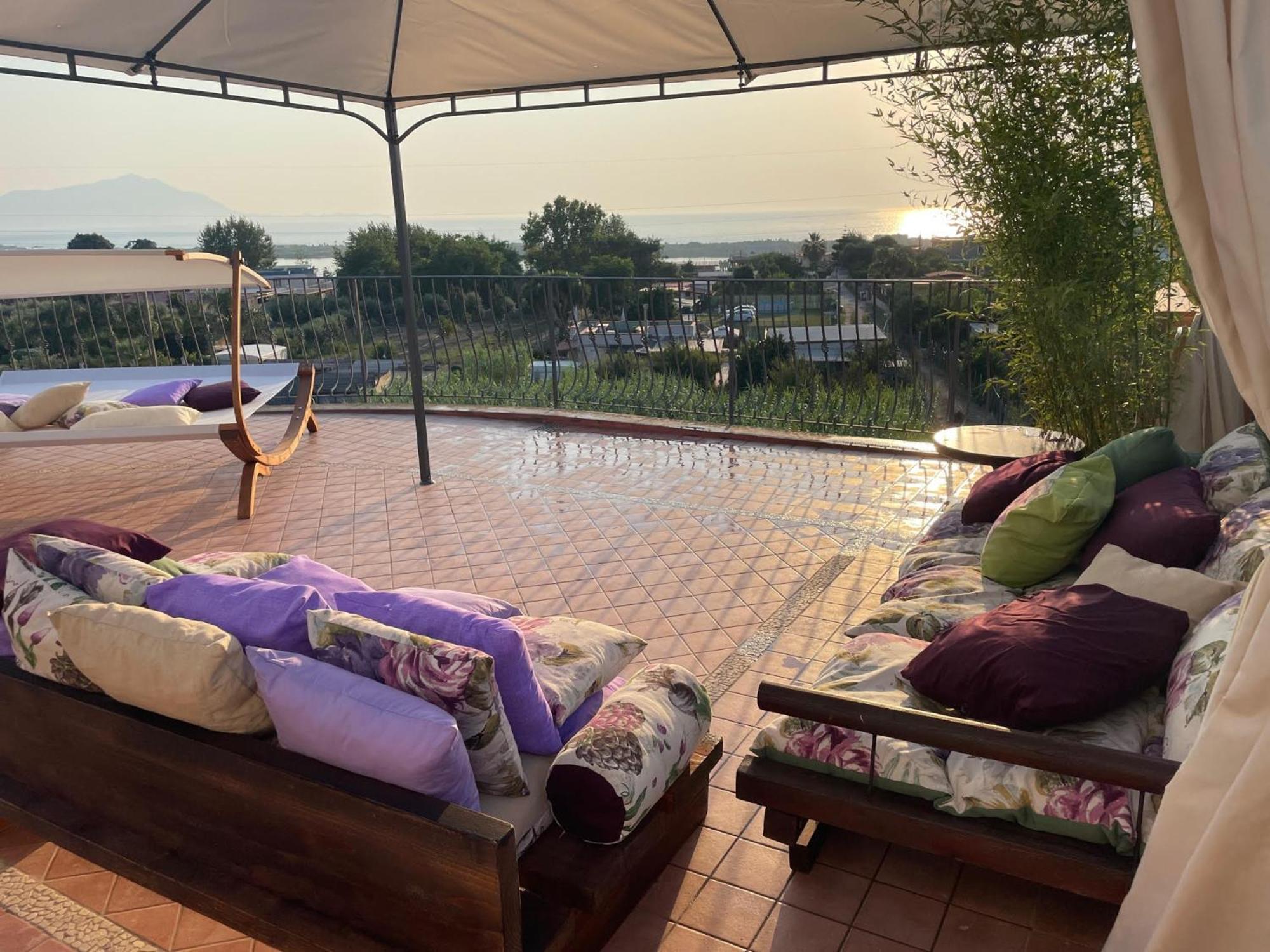 Domus Parva - Villa Con Bio-Piscina, Spa Privata E Appartamenti Panoramici Bacoli Extérieur photo