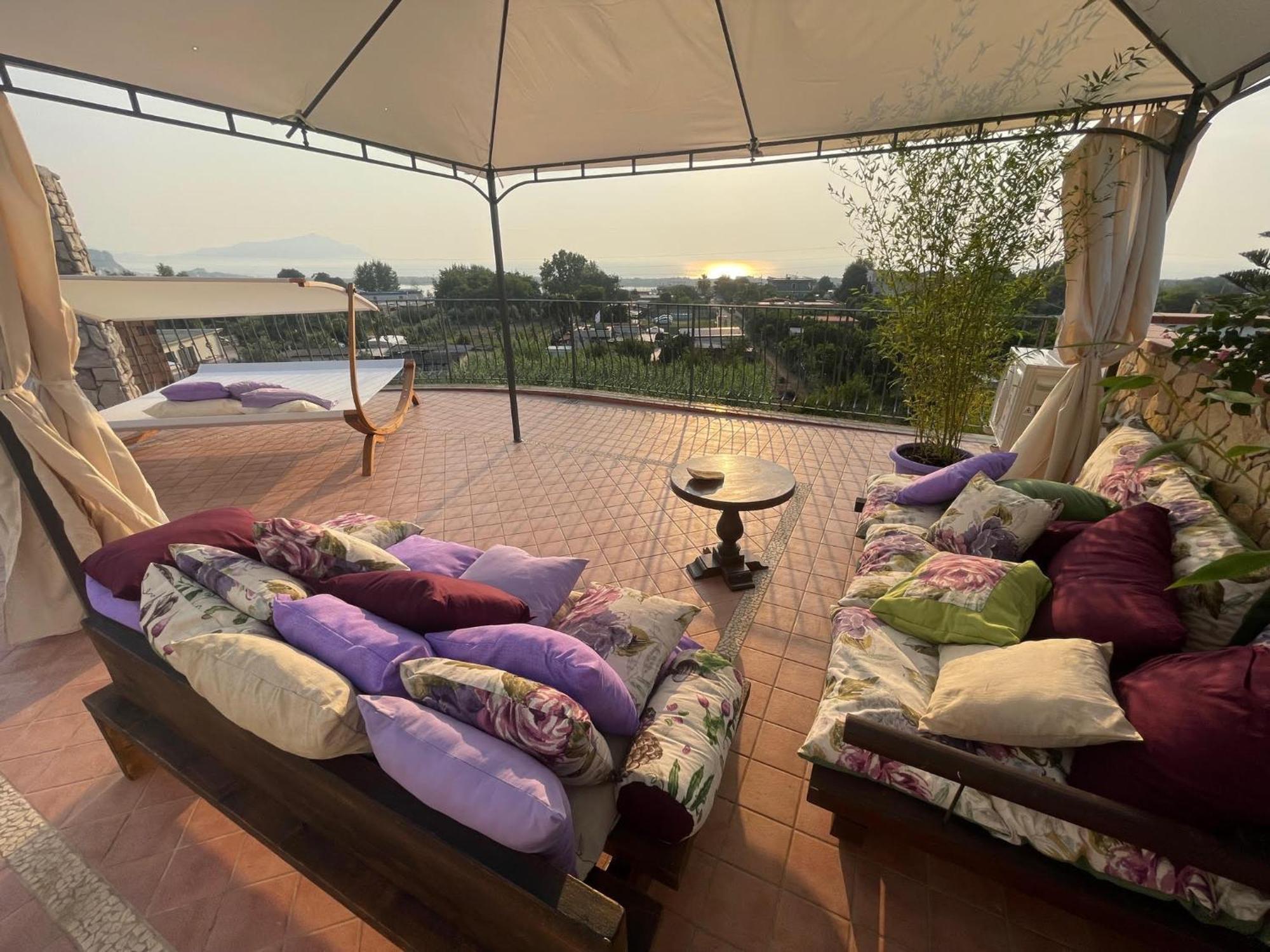 Domus Parva - Villa Con Bio-Piscina, Spa Privata E Appartamenti Panoramici Bacoli Extérieur photo
